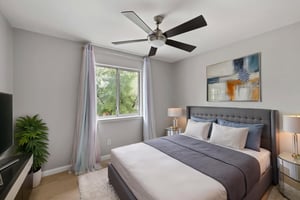 0M6A9616 virtually staged.jpeg