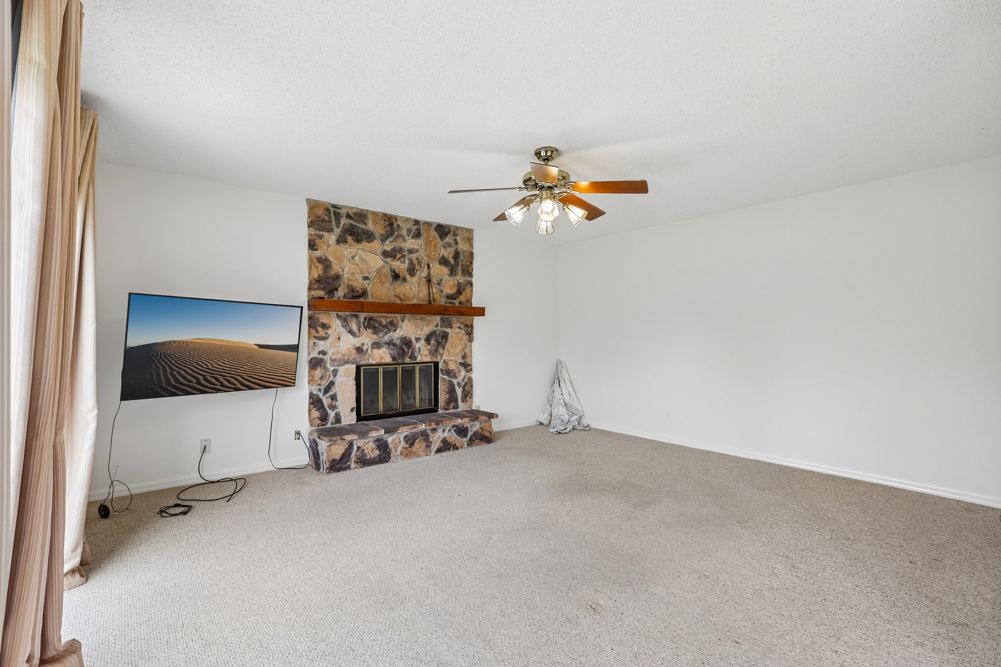 Meadowbreeze Dr-S1205-008.jpg