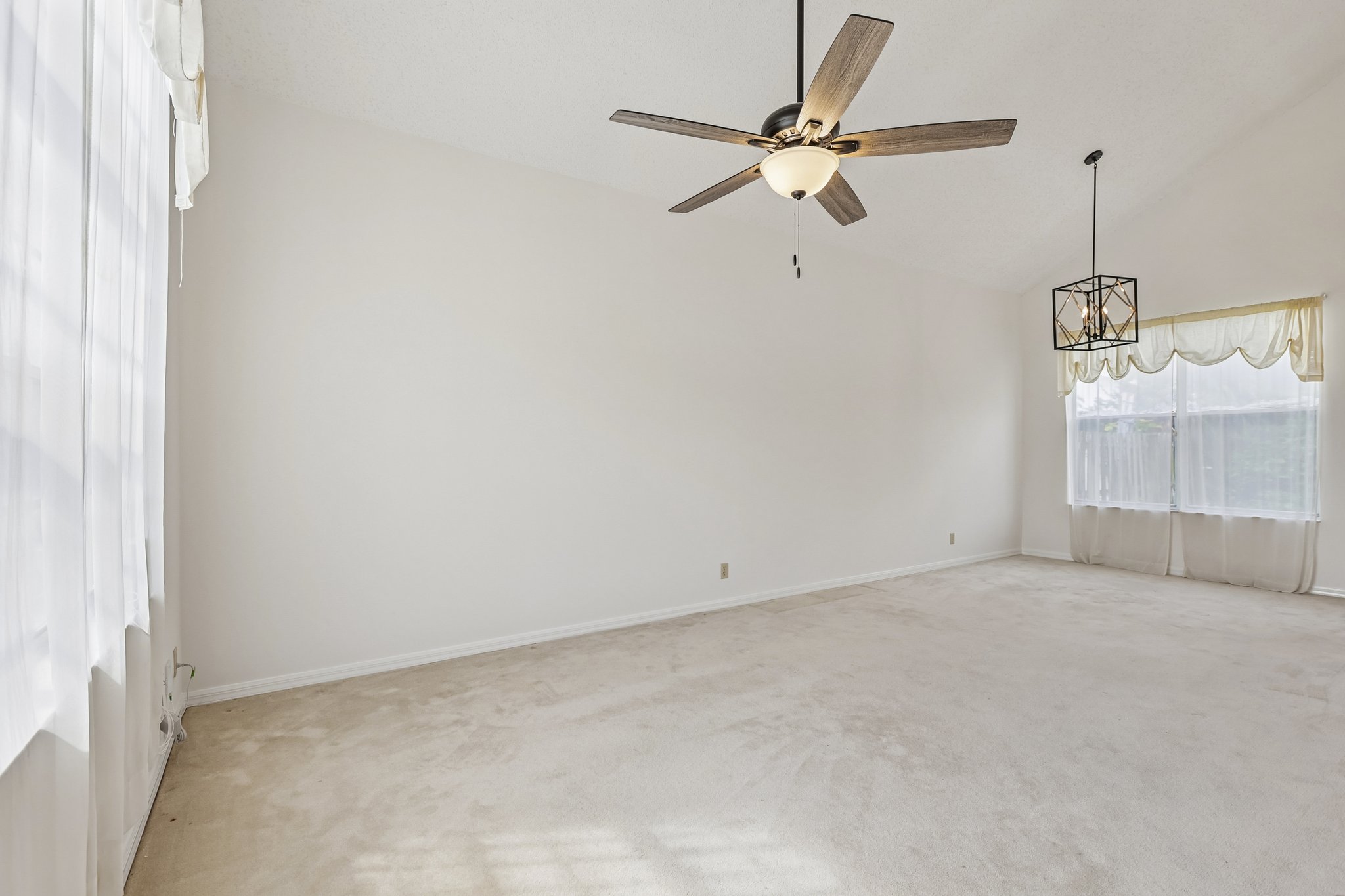 Meadowbreeze Dr-S1205-019.jpg