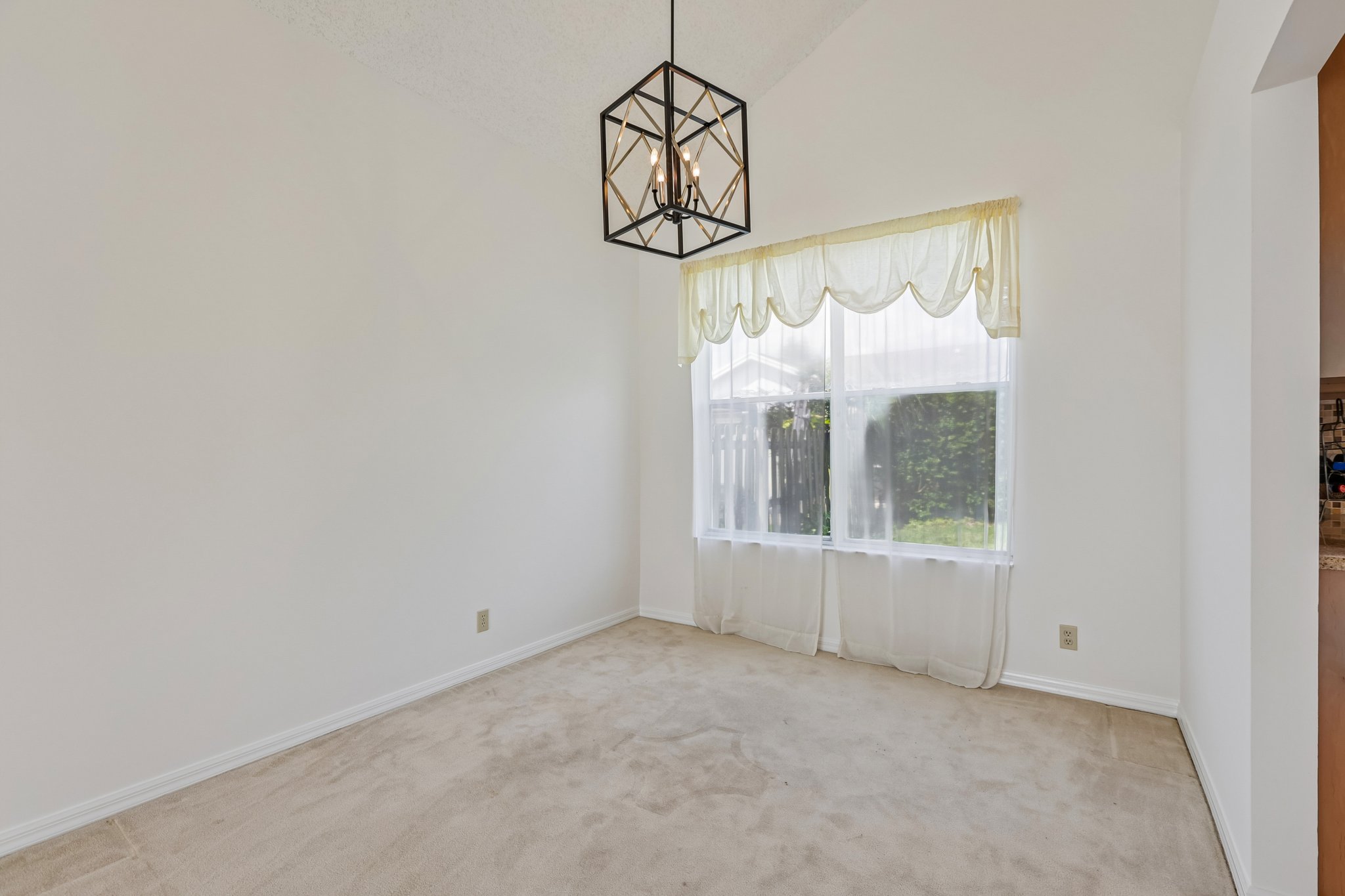 Meadowbreeze Dr-S1205-041.jpg