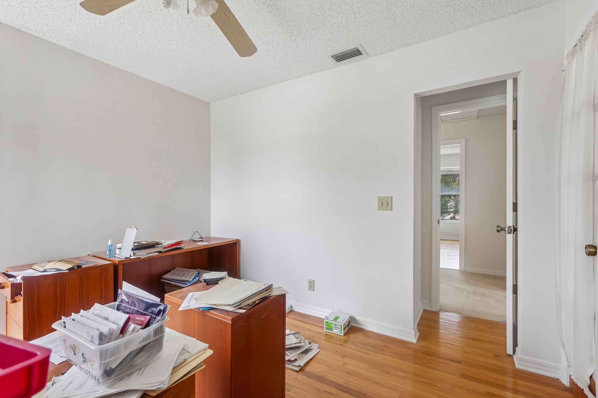 Meadowbreeze Dr-S1205-046.jpg