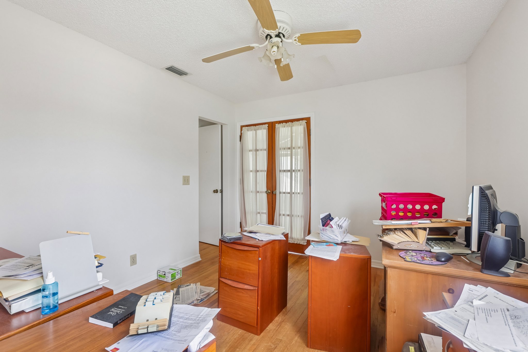 Meadowbreeze Dr-S1205-049.jpg