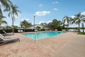 Meadowbreeze Dr-1205-905.jpg