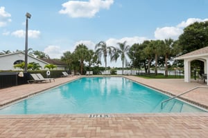 Meadowbreeze Dr-1205-906.jpg