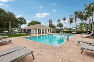 Meadowbreeze Dr-1205-908.jpg