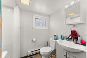 Unit 1 Bathroom