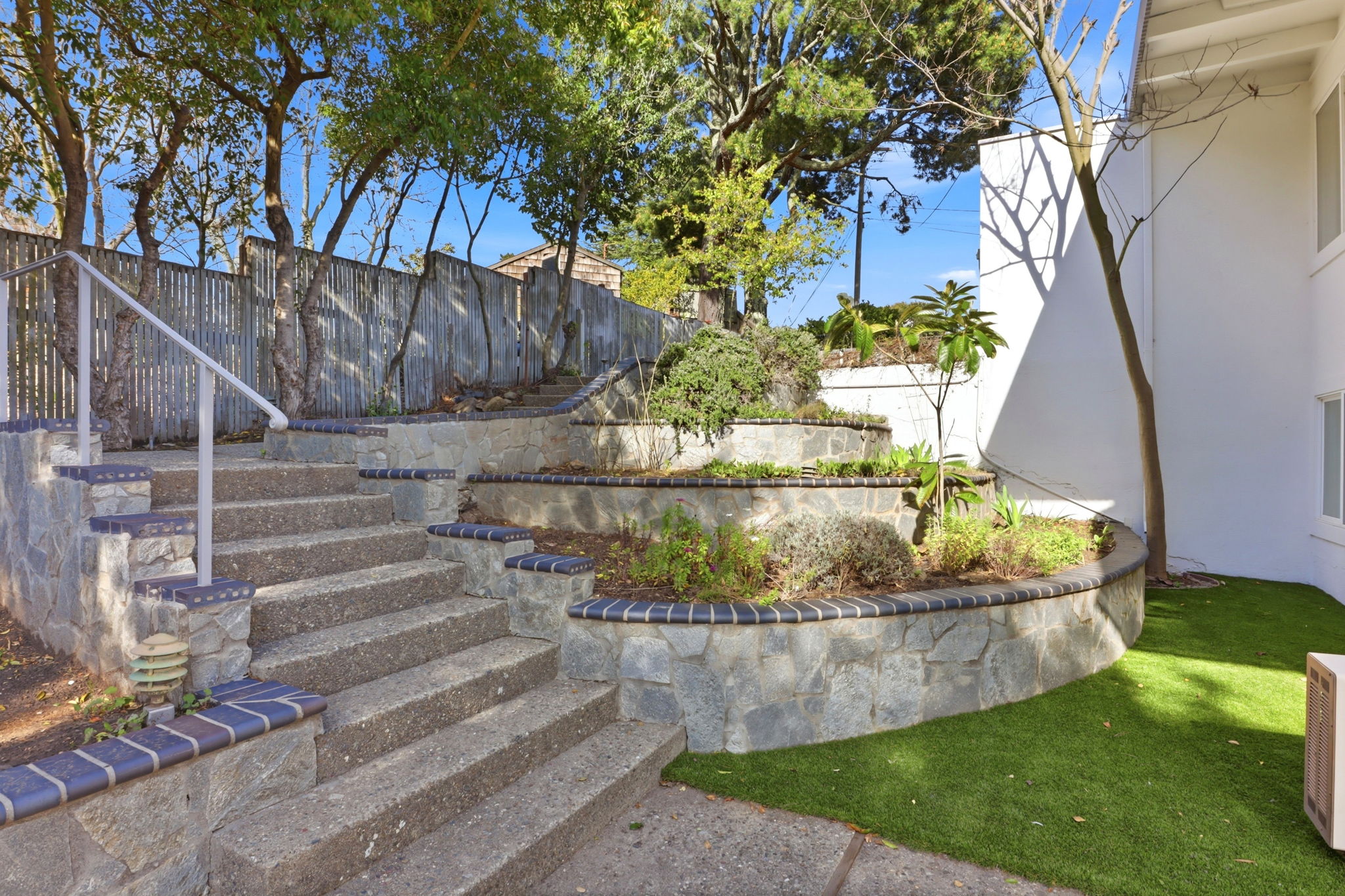 064_F8_128 Diablo View Dr