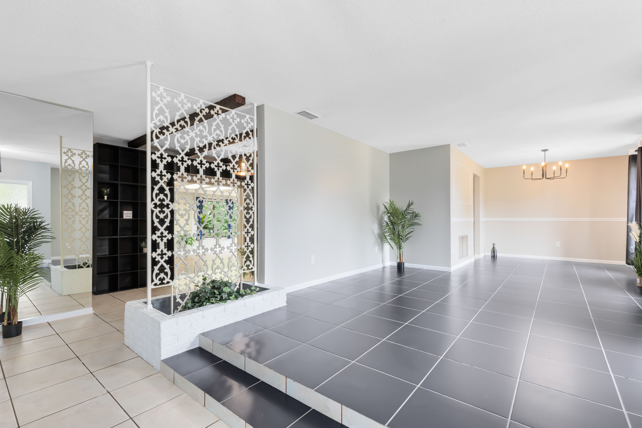 Foyer/Living Room/Dinette