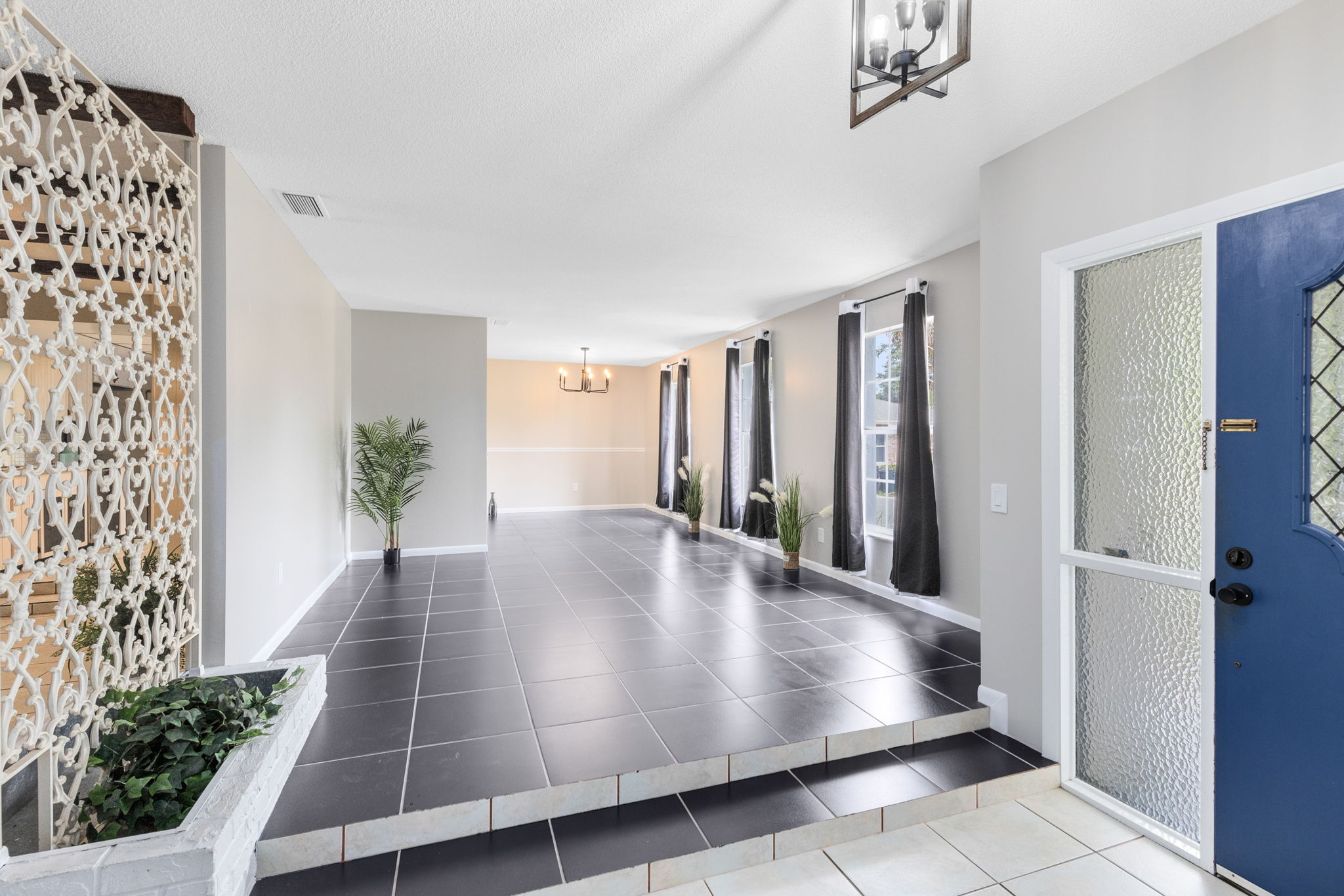 Foyer/Living Room/Dinette