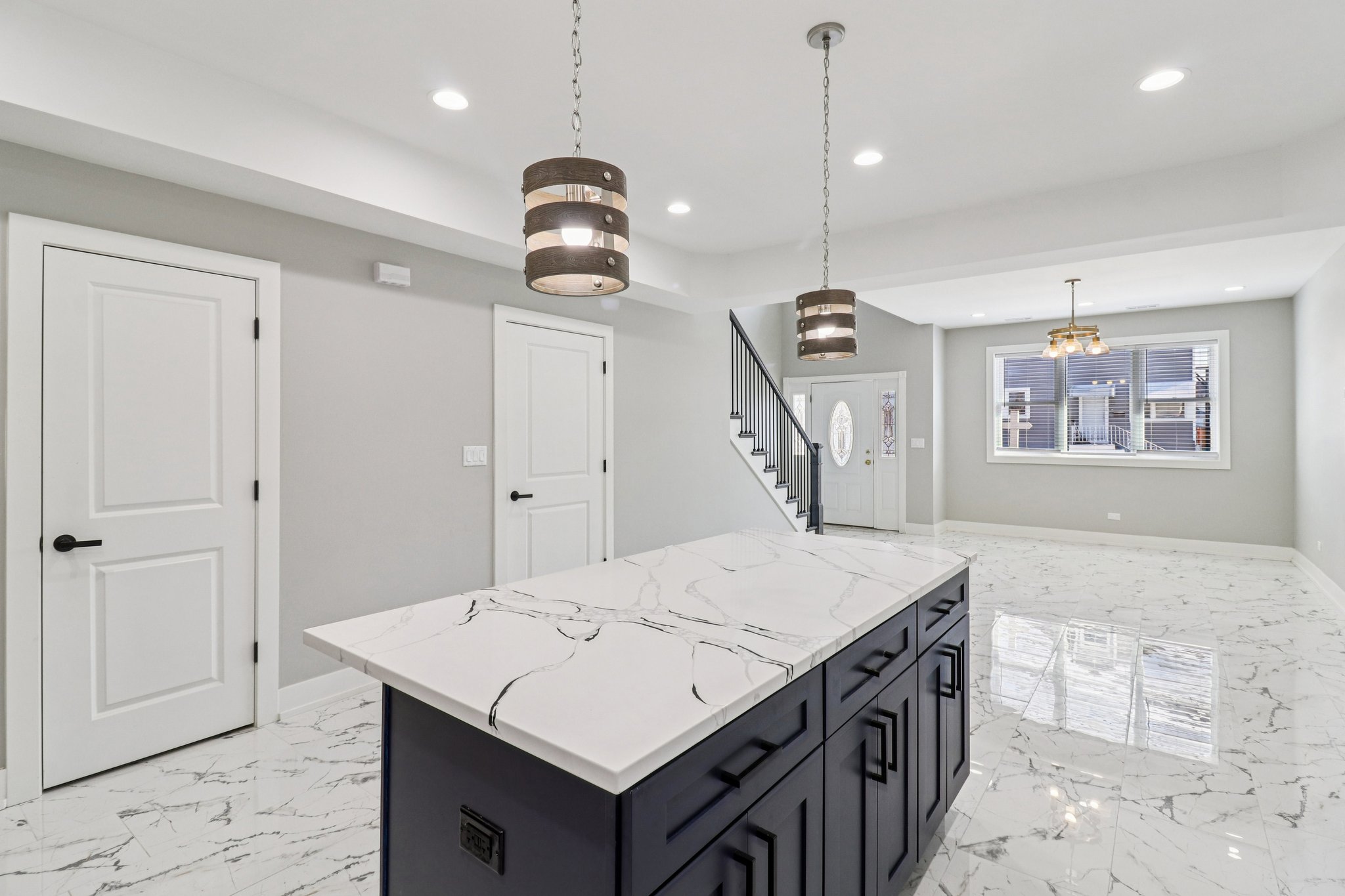 N 22nd Ave-S2201-013.jpg