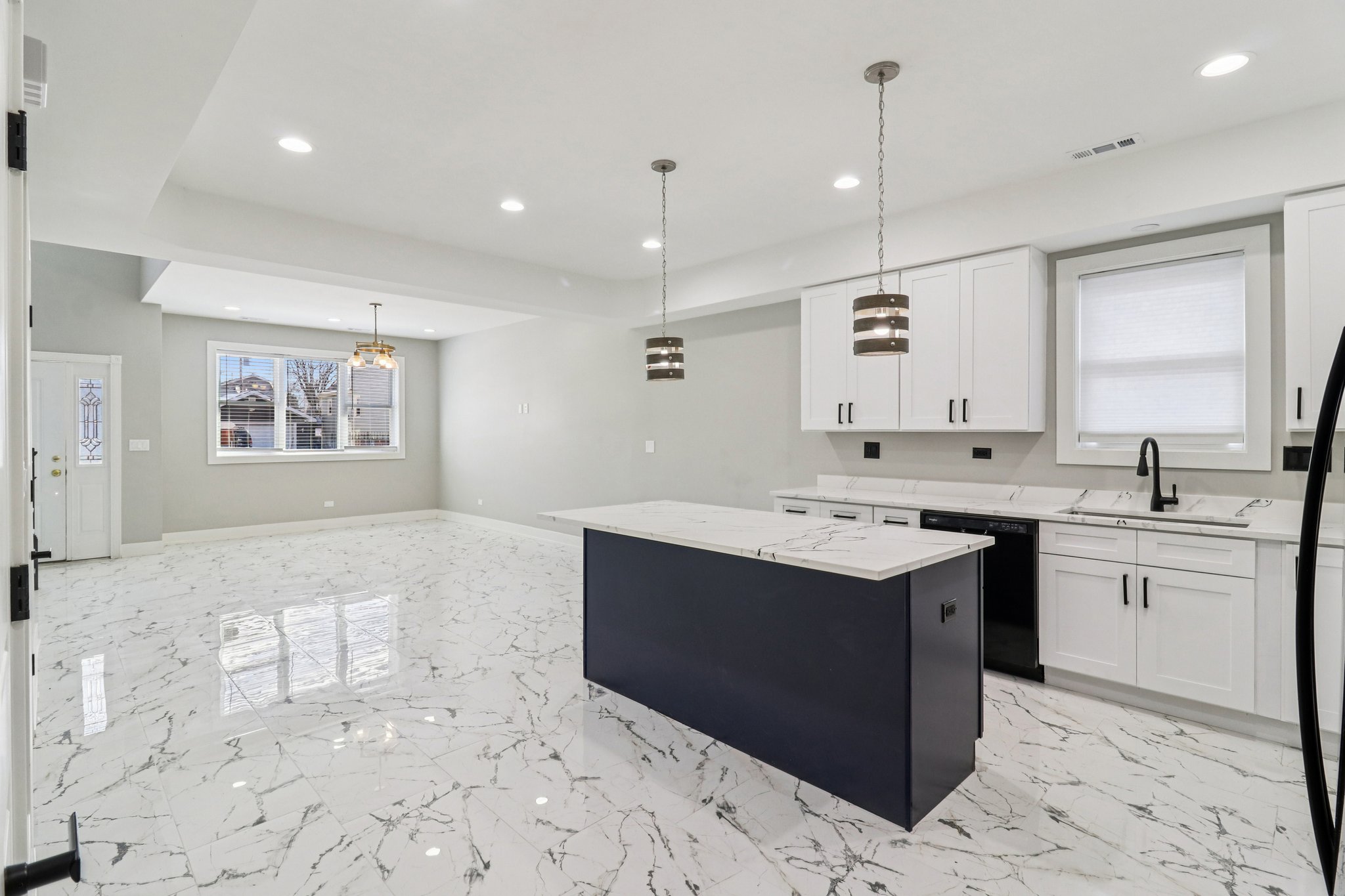 N 22nd Ave-S2201-014.jpg