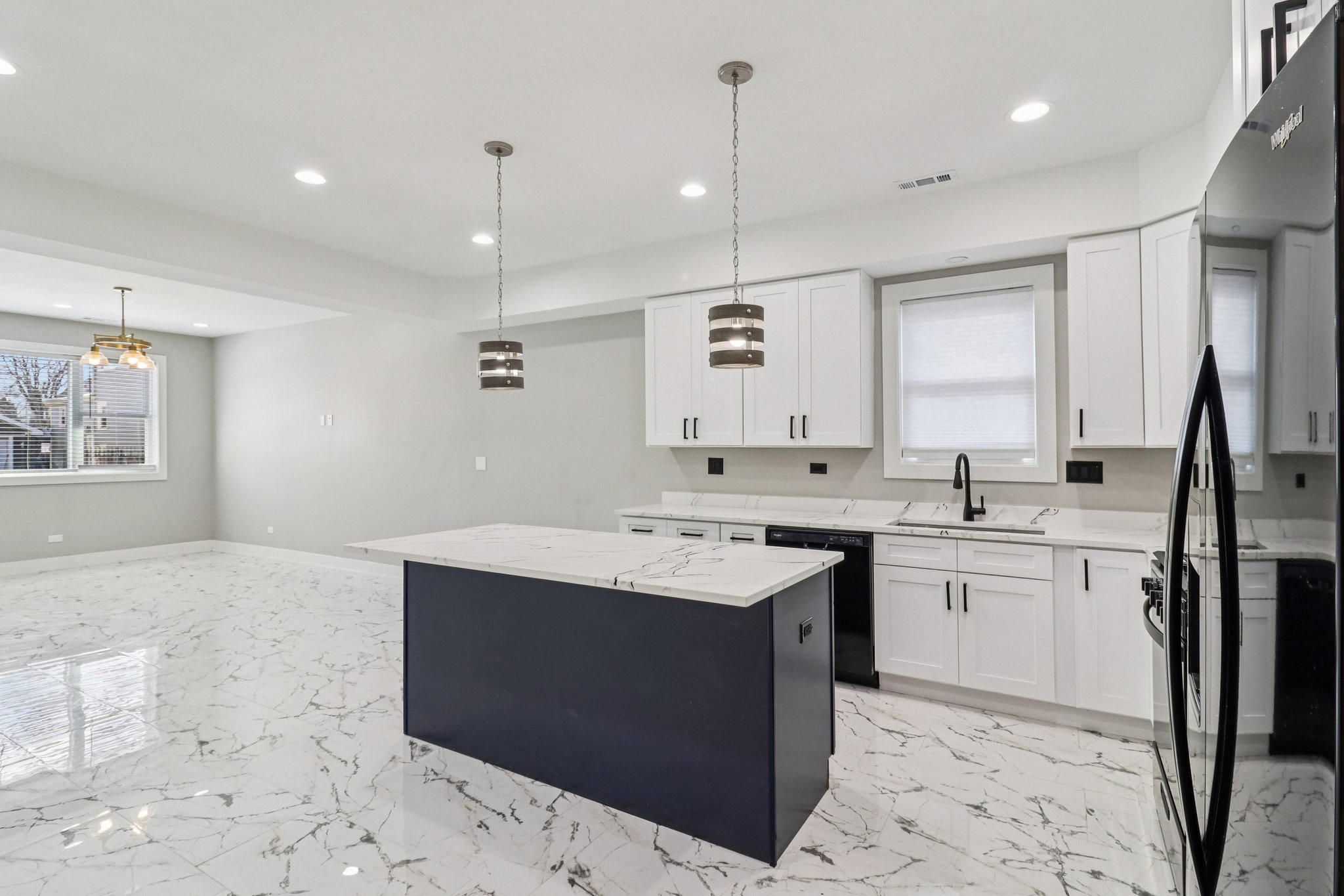 N 22nd Ave-S2201-015.jpg