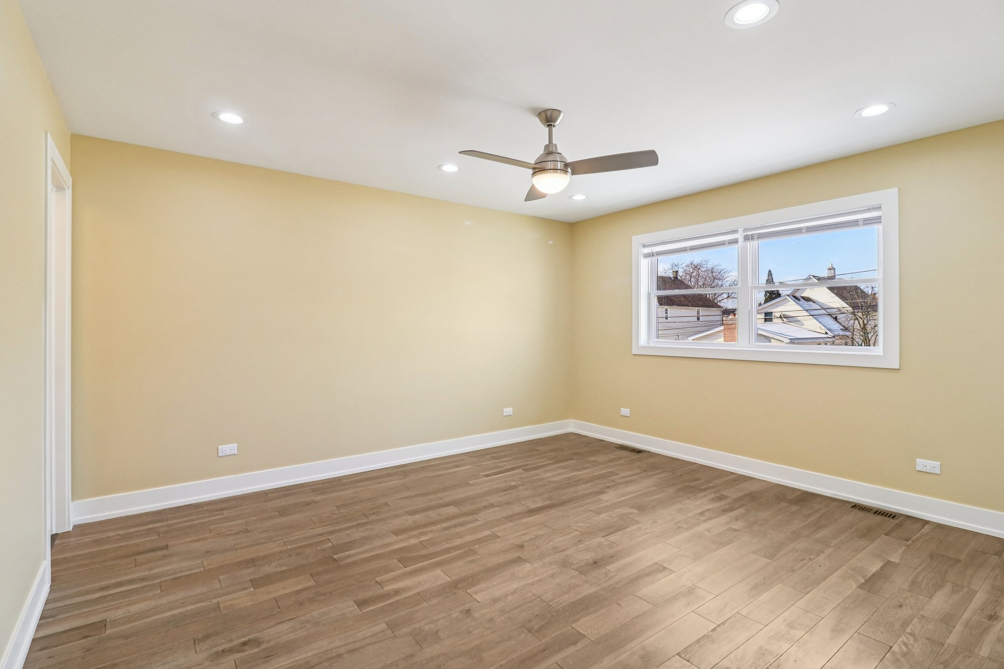 N 22nd Ave-S2201-025.jpg