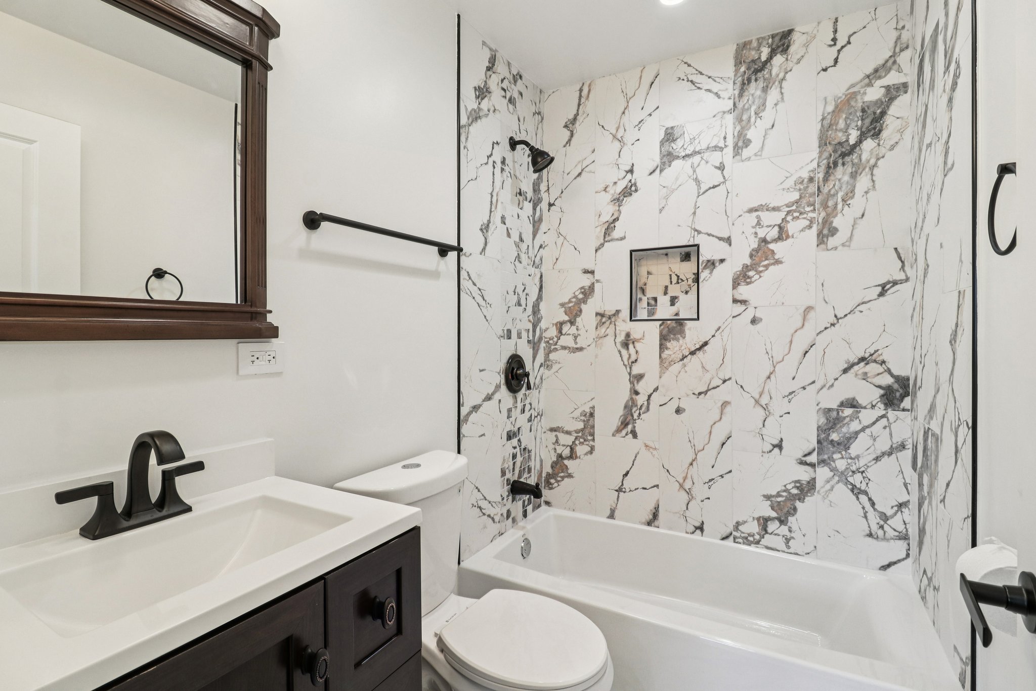 N 22nd Ave-S2201-027.jpg