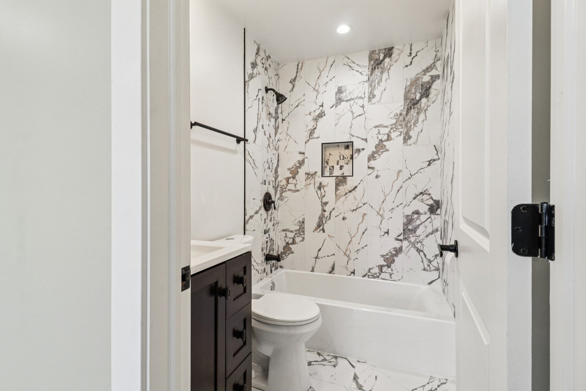 N 22nd Ave-S2201-028.jpg