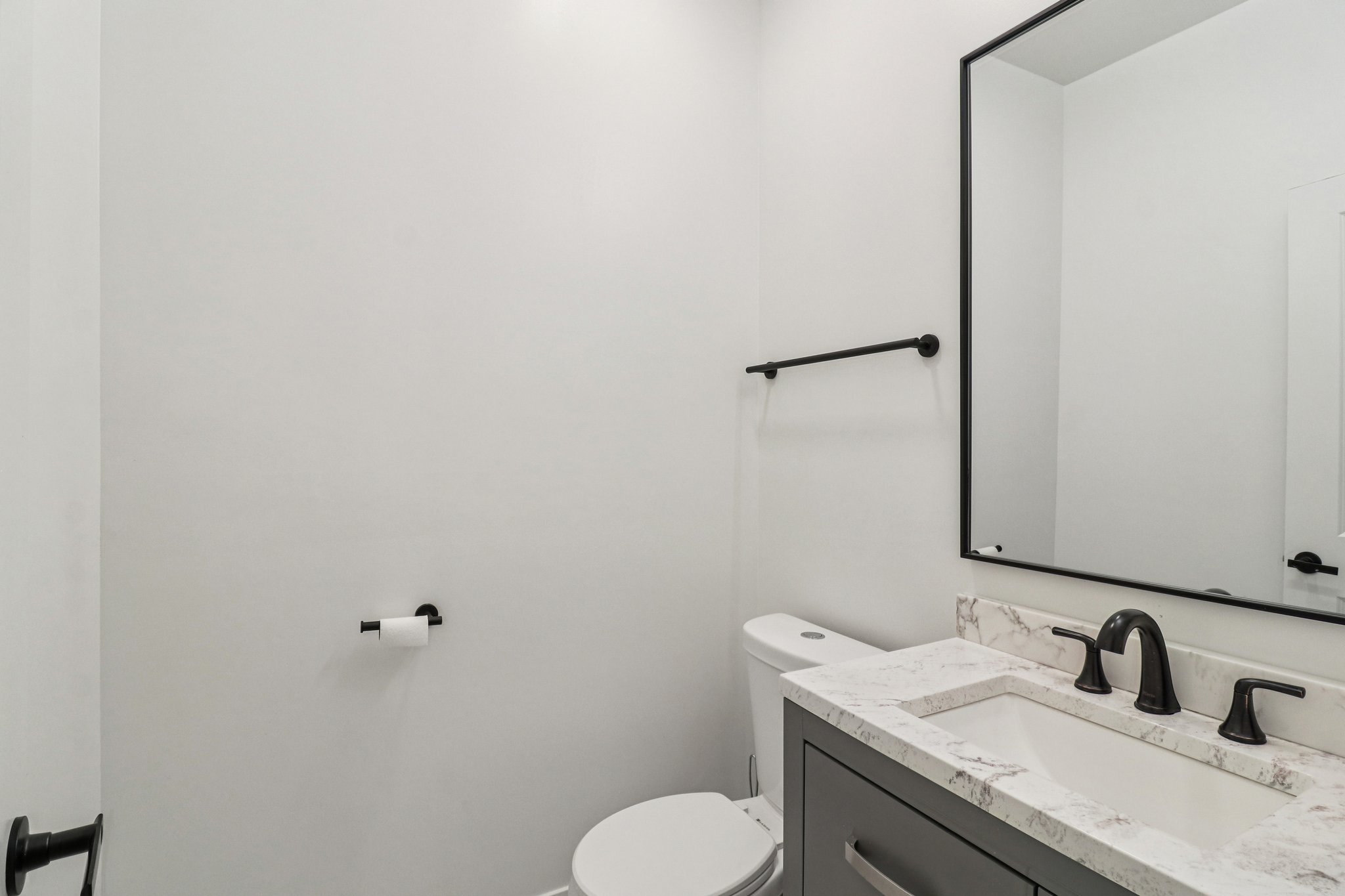 N 22nd Ave-S2201-030.jpg