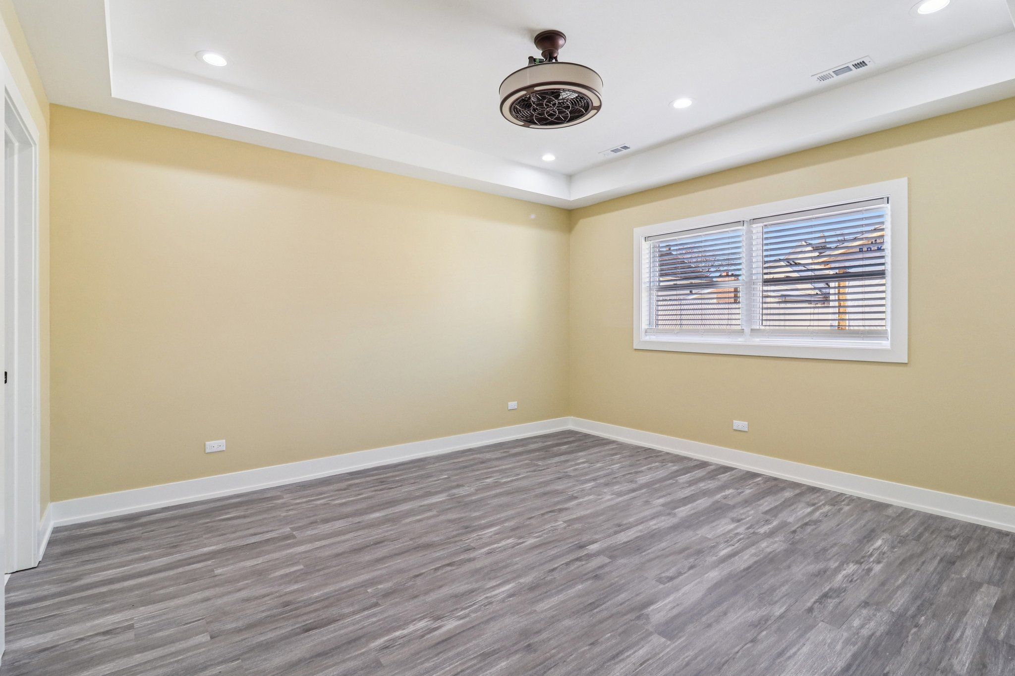 N 22nd Ave-S2201-032.jpg