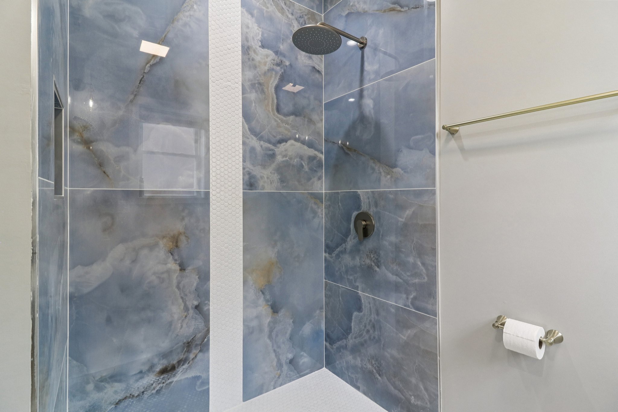 N 22nd Ave-S2201-035.jpg