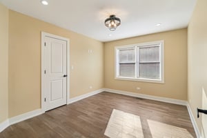 N 22nd Ave-S2201-020.jpg