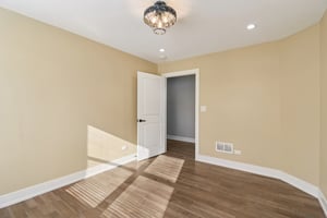 N 22nd Ave-S2201-021.jpg