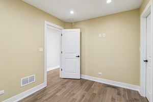 N 22nd Ave-S2201-023.jpg