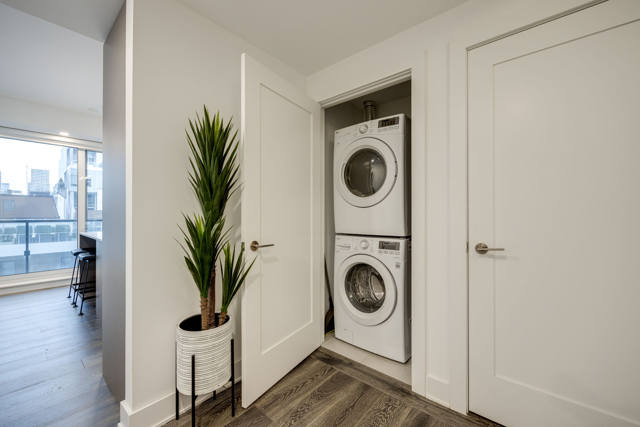 Toronto property showcase — delivered property photograph 24