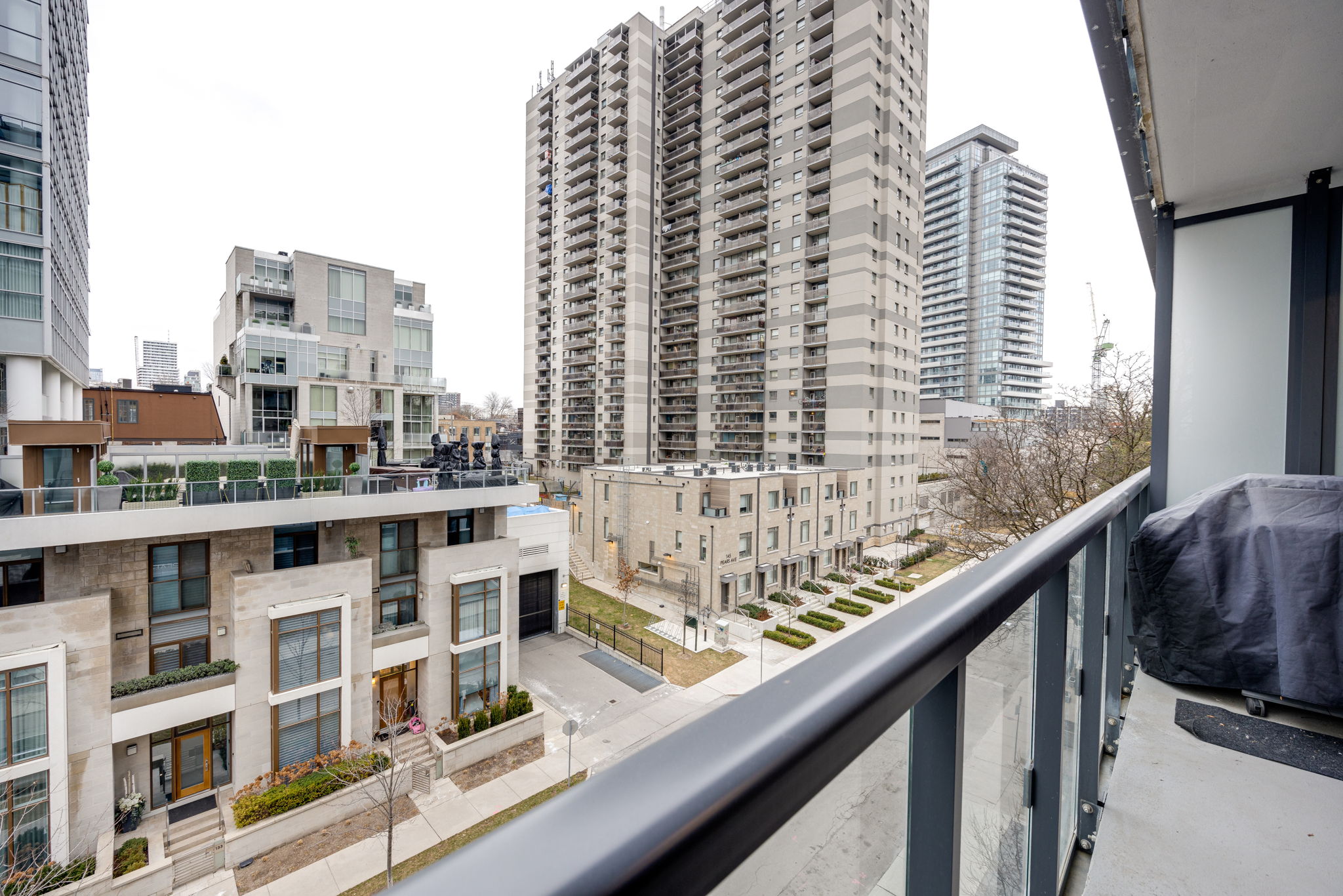 Toronto property showcase — delivered property photograph 27