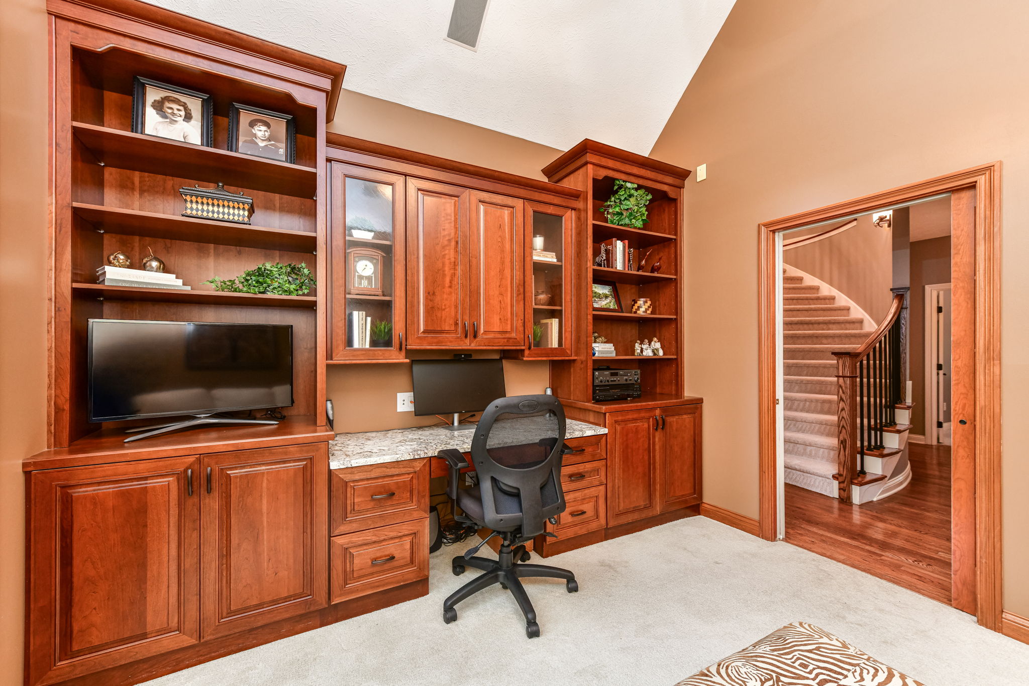 Home Office with Custom Built-in Desk and Cabinets
