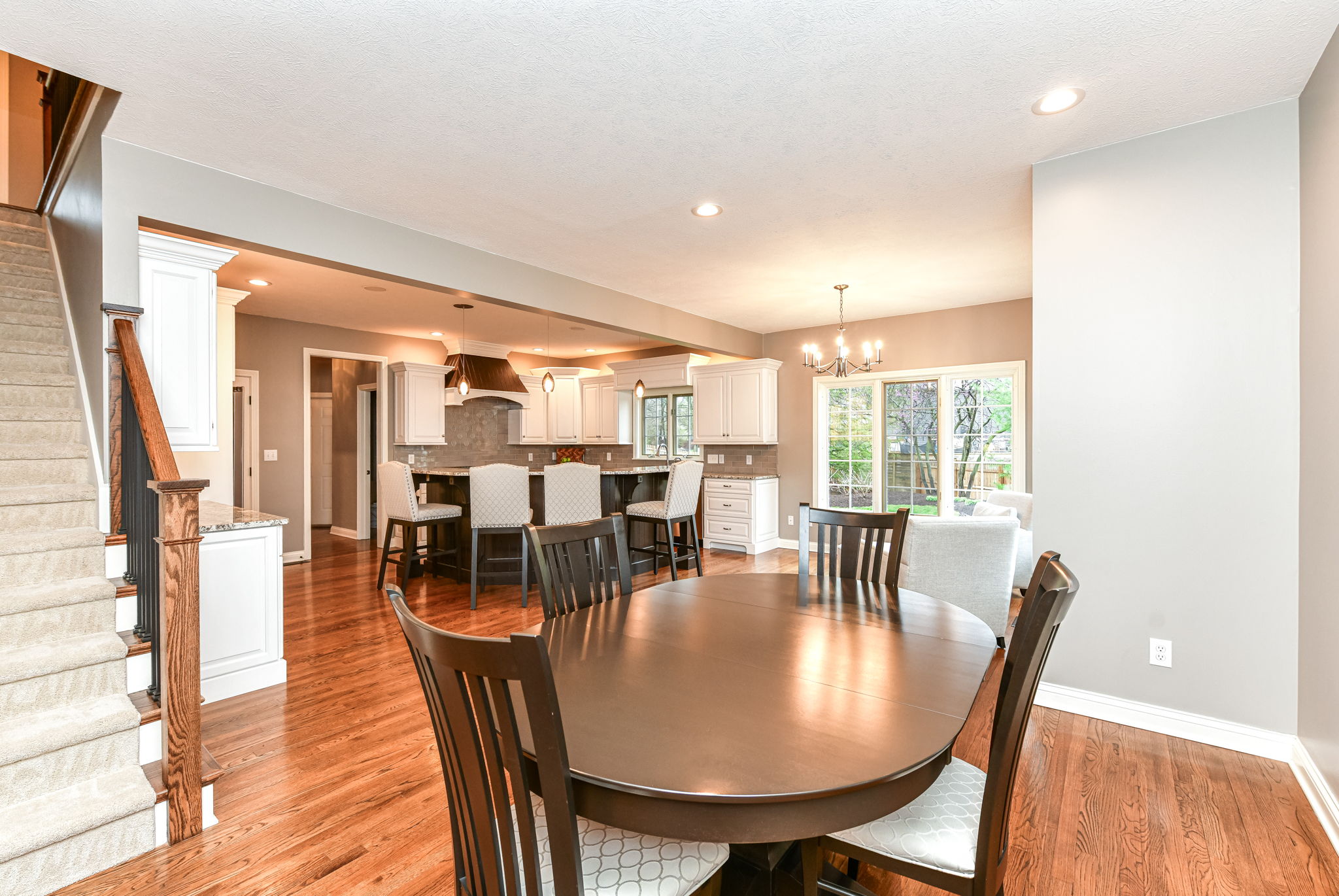 Breakfast Area adjacent to Kitchen, great for entertaining and enjoying your morning coffee