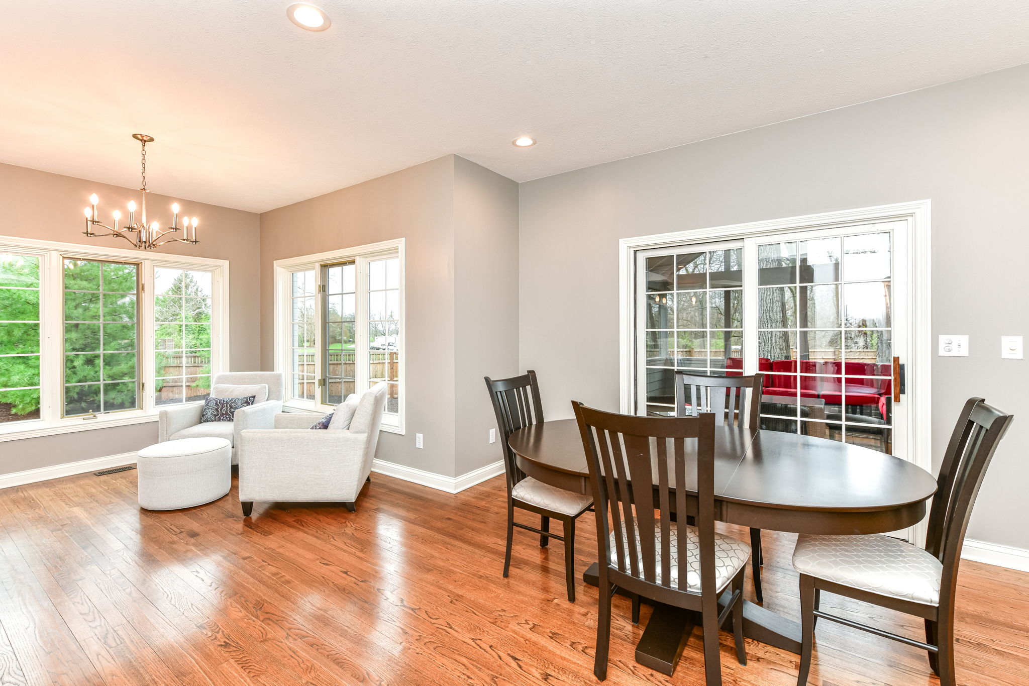 Breakfast Area adjacent to Kitchen, great for entertaining and enjoying your morning coffee