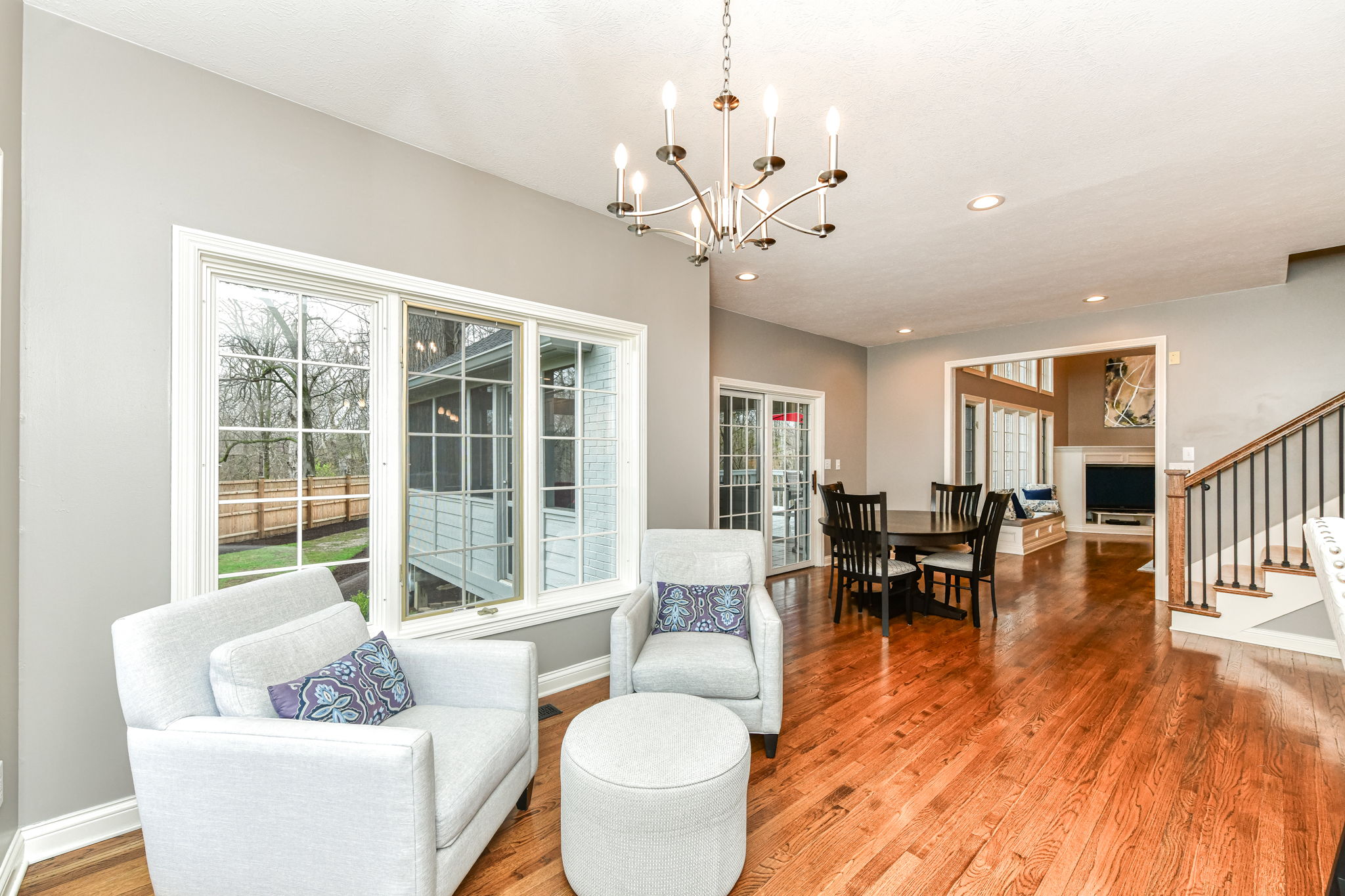 Breakfast Area adjacent to Kitchen, great for entertaining and enjoying your morning coffee