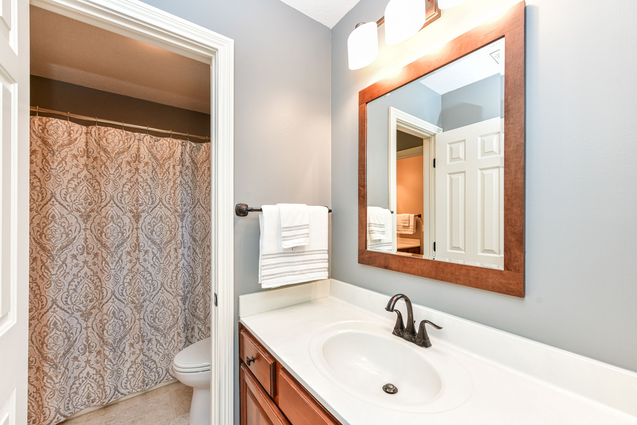 Bathroom between Bedrooms 3 and 4