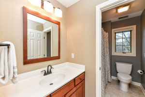 Bathroom between Bedrooms 3 and 4