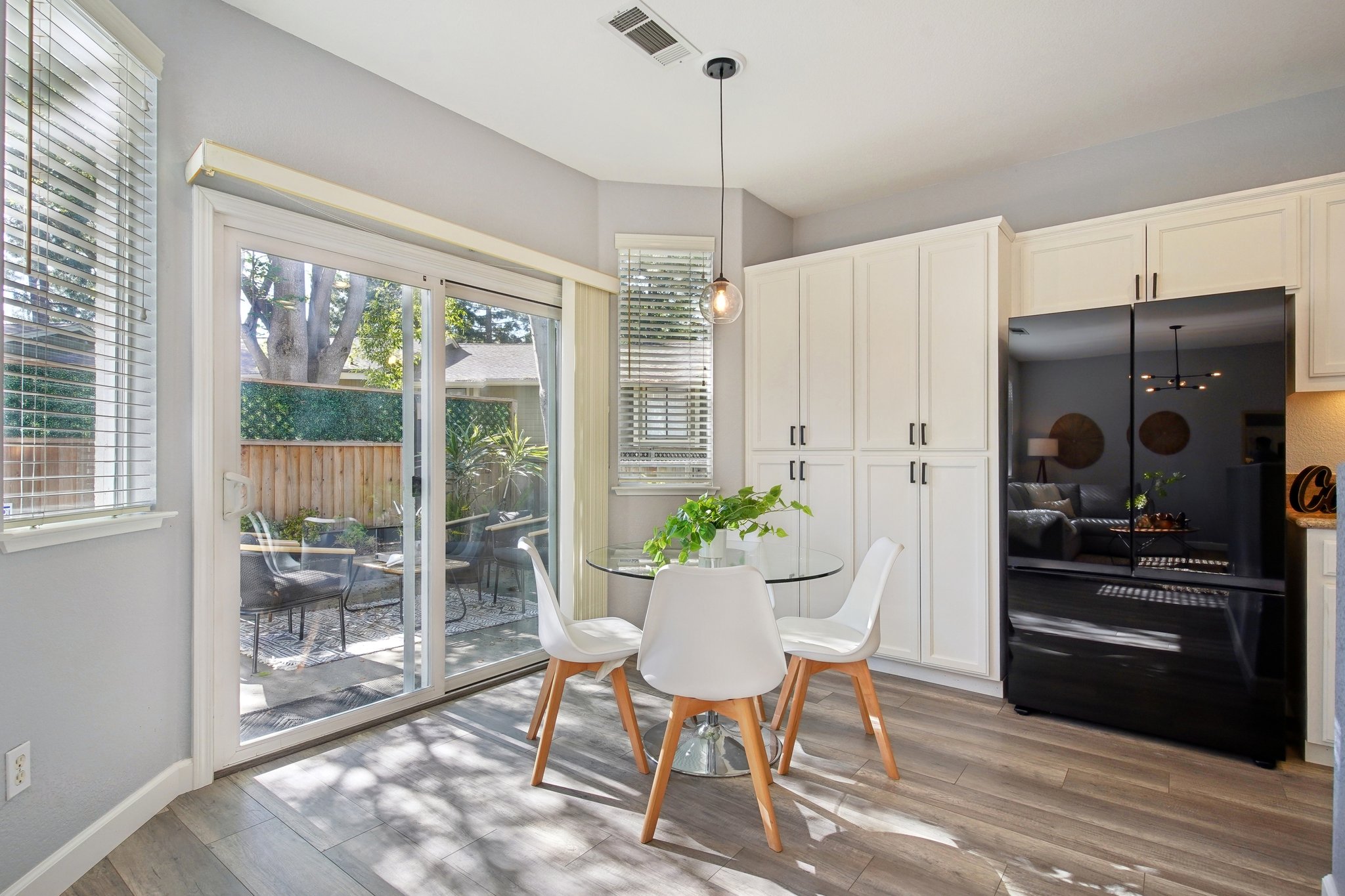 128Sundance 8-KitchenNook.jpg