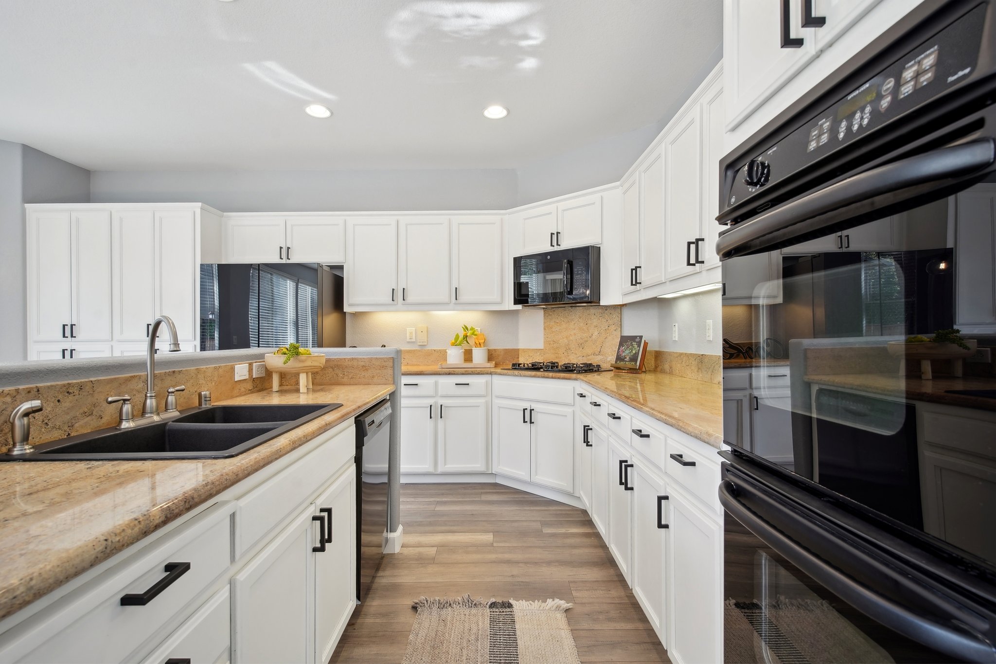 128Sundance 10-Kitchen2.jpg