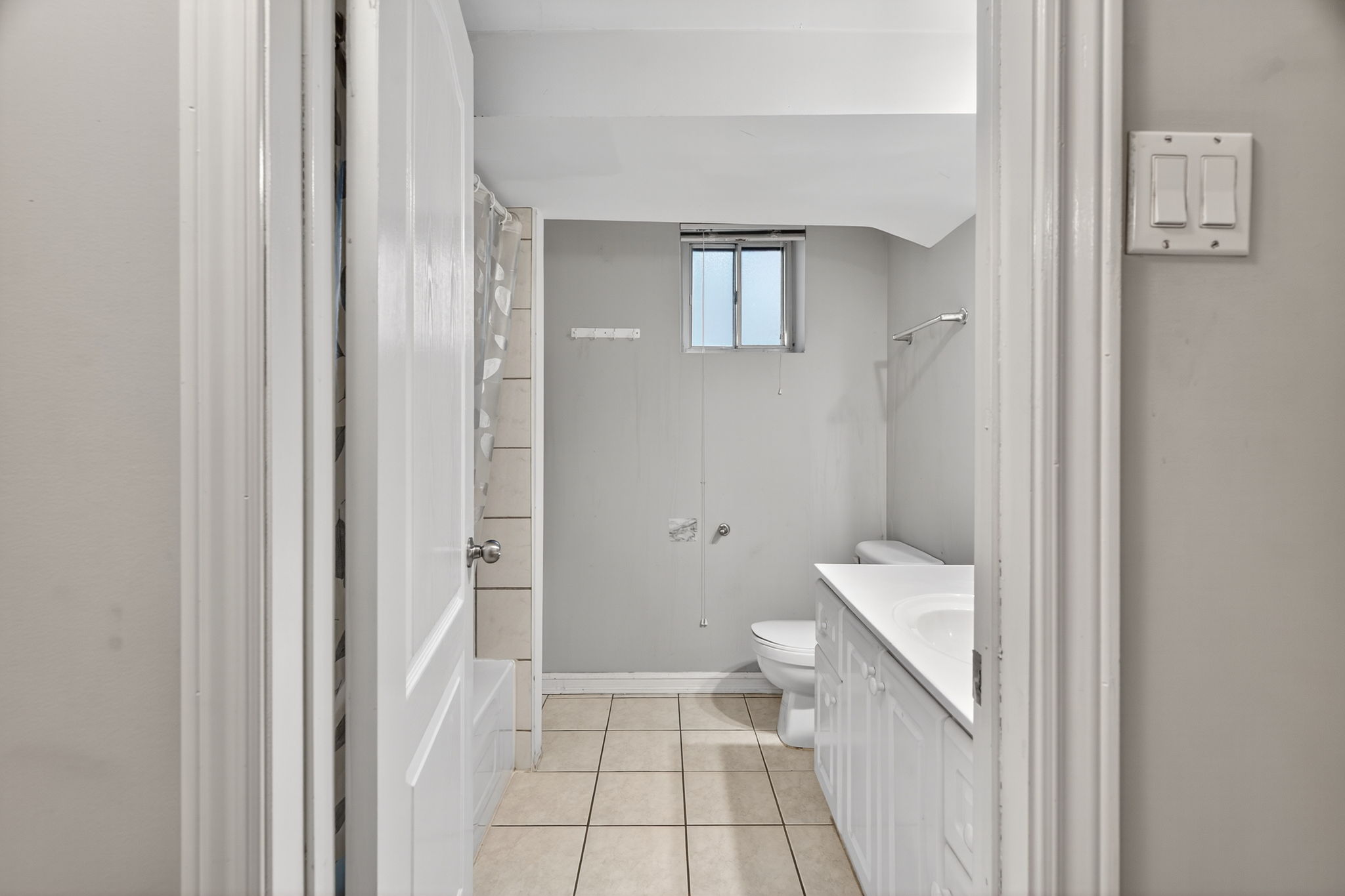 128 Trinnell Blvd basement Toronto, ON M1L 1S8