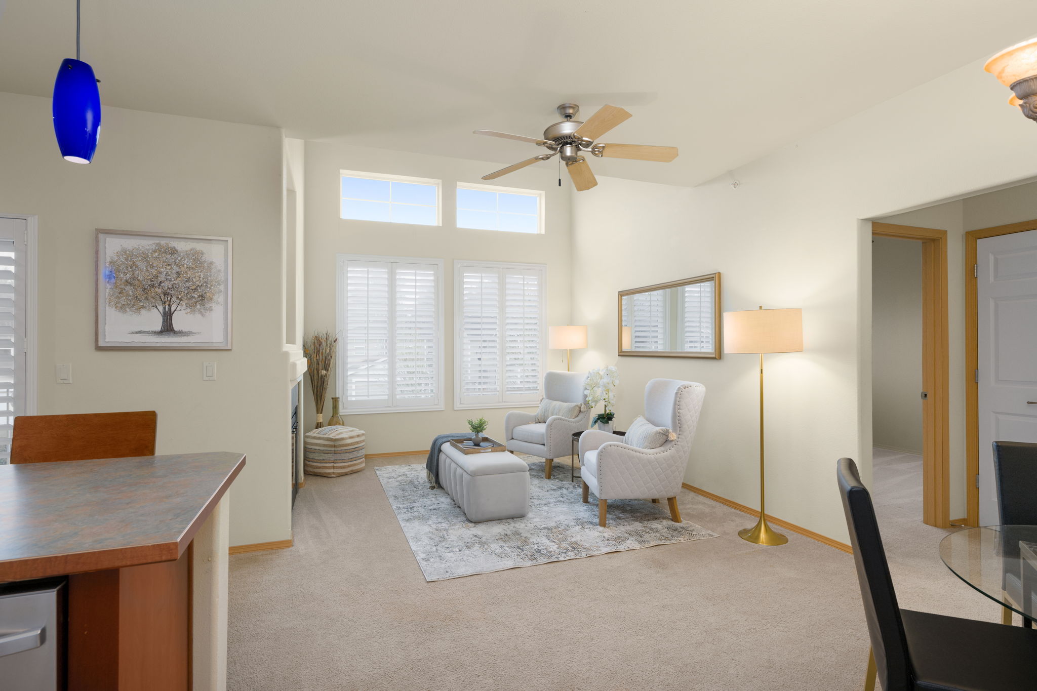 Ceiling fans in all rooms