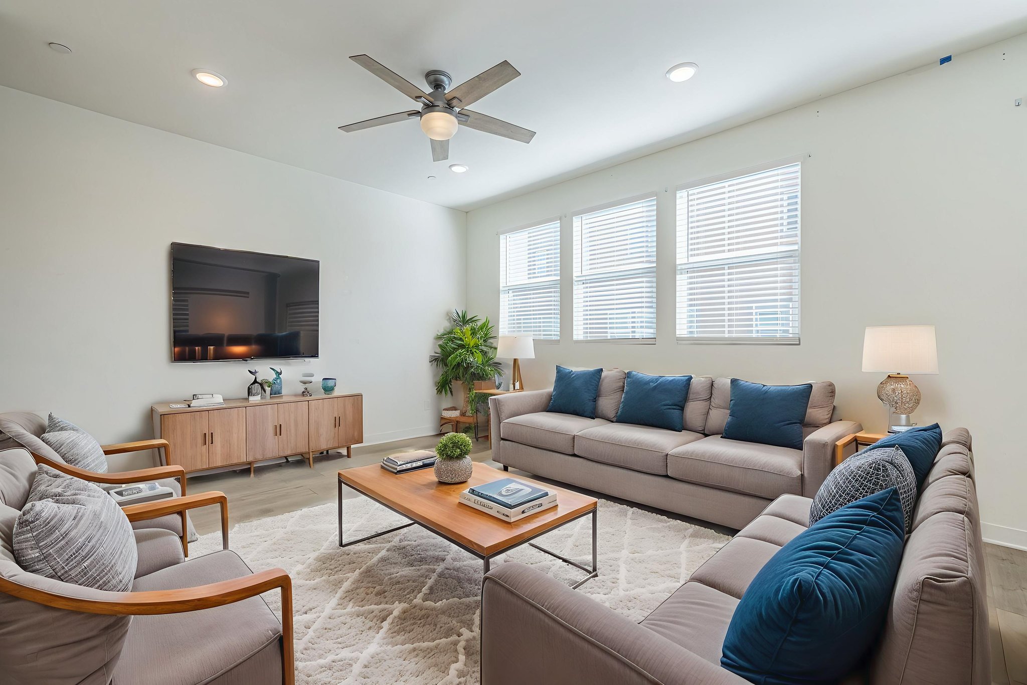 AVOH--16(1) virtually staged.jpeg