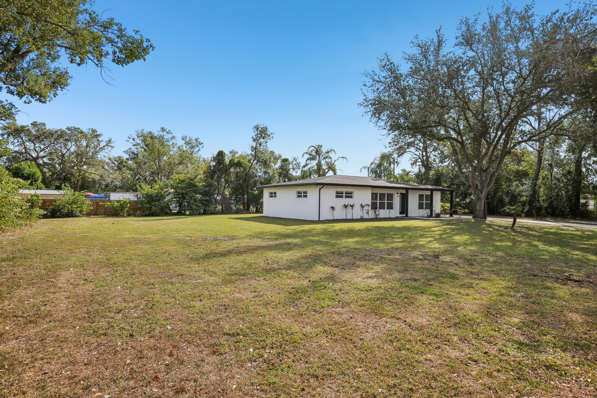 N Boulevard St-S0401-001.jpg