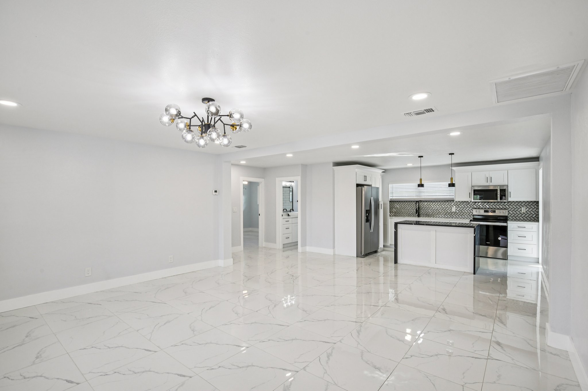 N Boulevard St-S0401-006.jpg