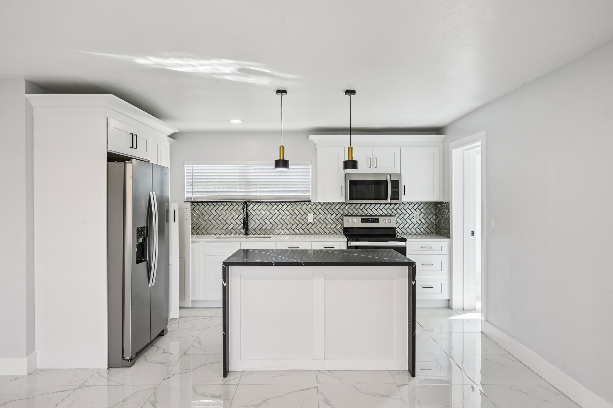 N Boulevard St-S0401-007.jpg