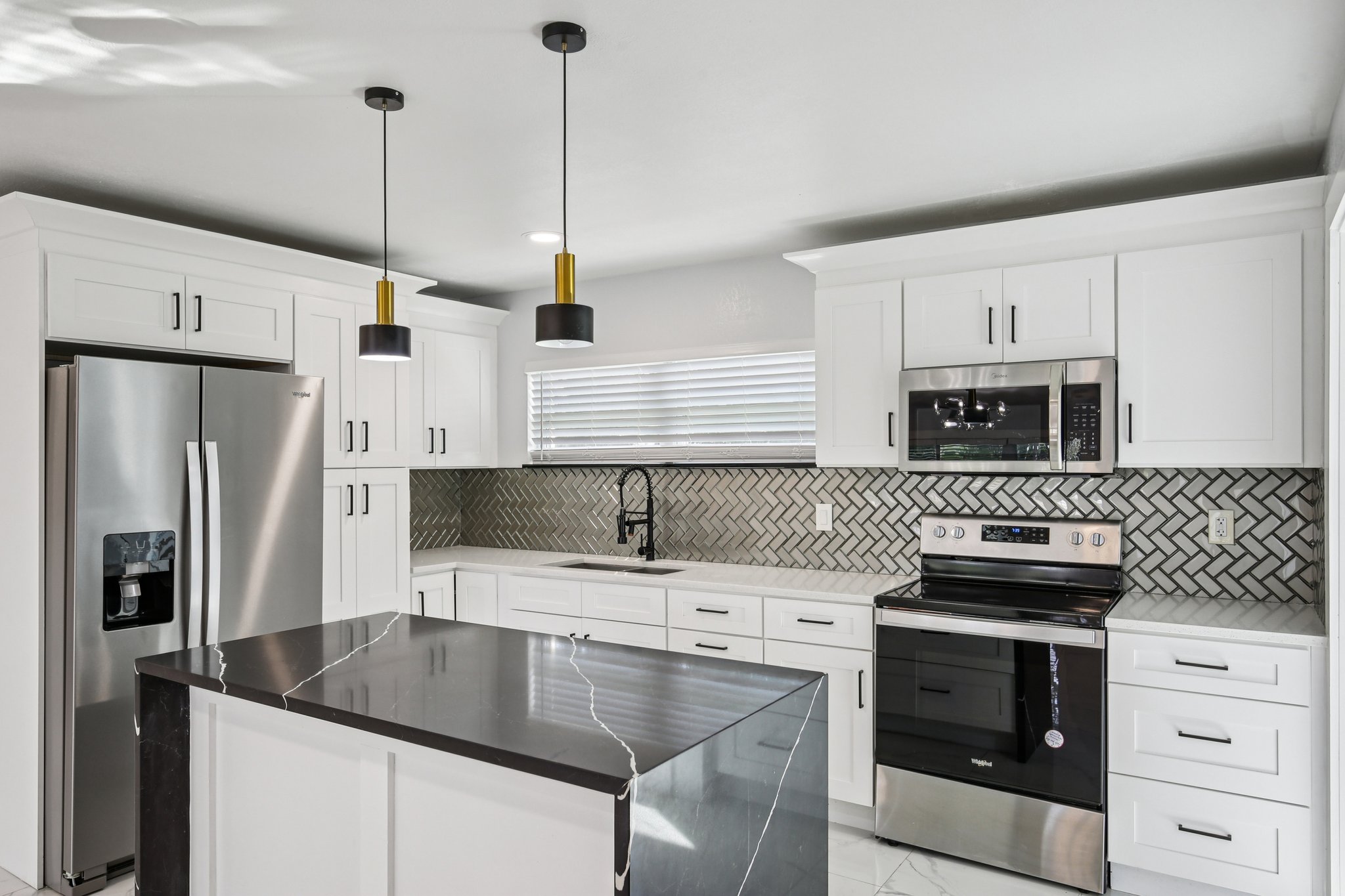 N Boulevard St-S0401-008.jpg