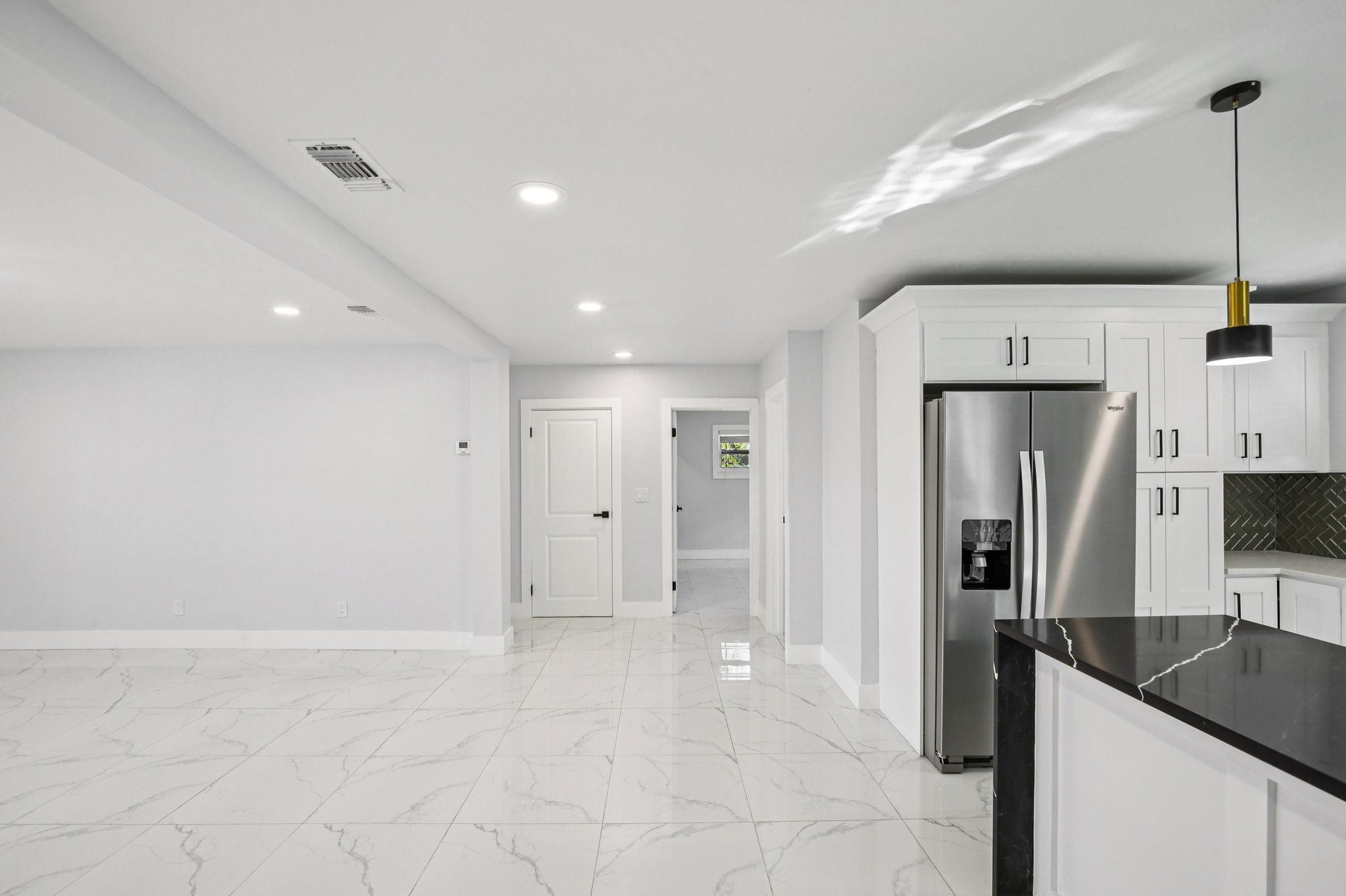 N Boulevard St-S0401-012.jpg