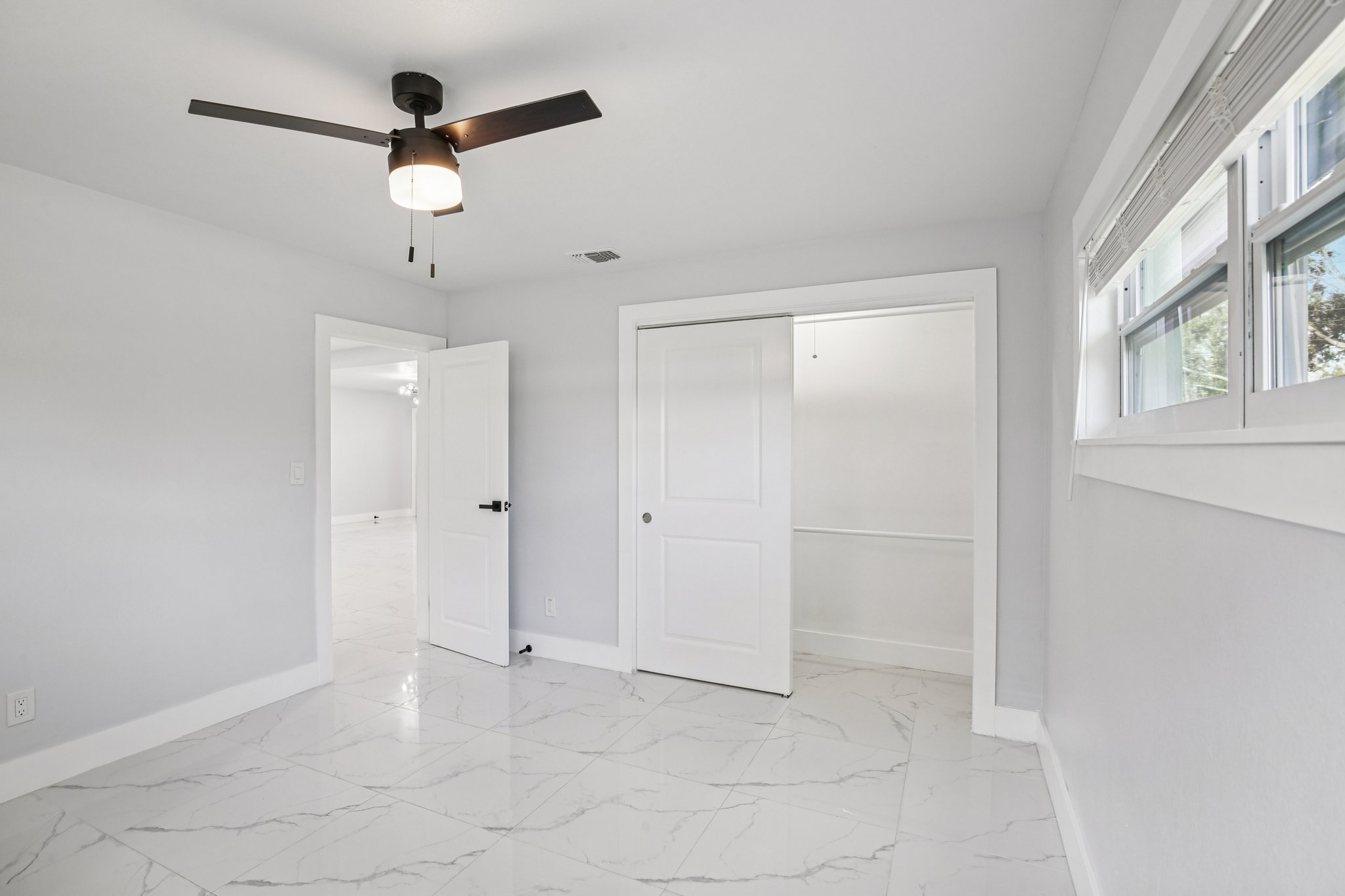 N Boulevard St-S0401-019.jpg