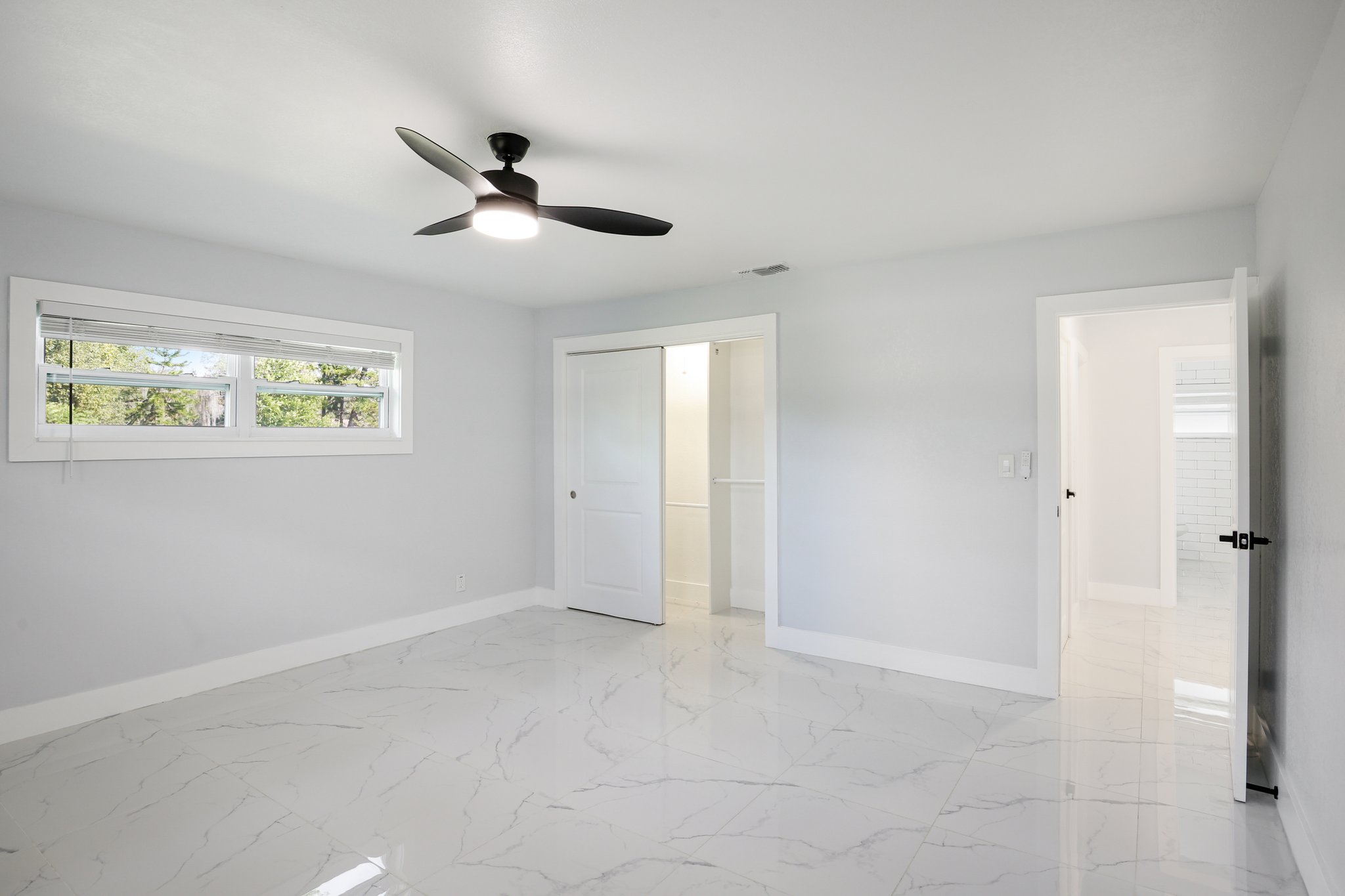 N Boulevard St-S0401-021.jpg