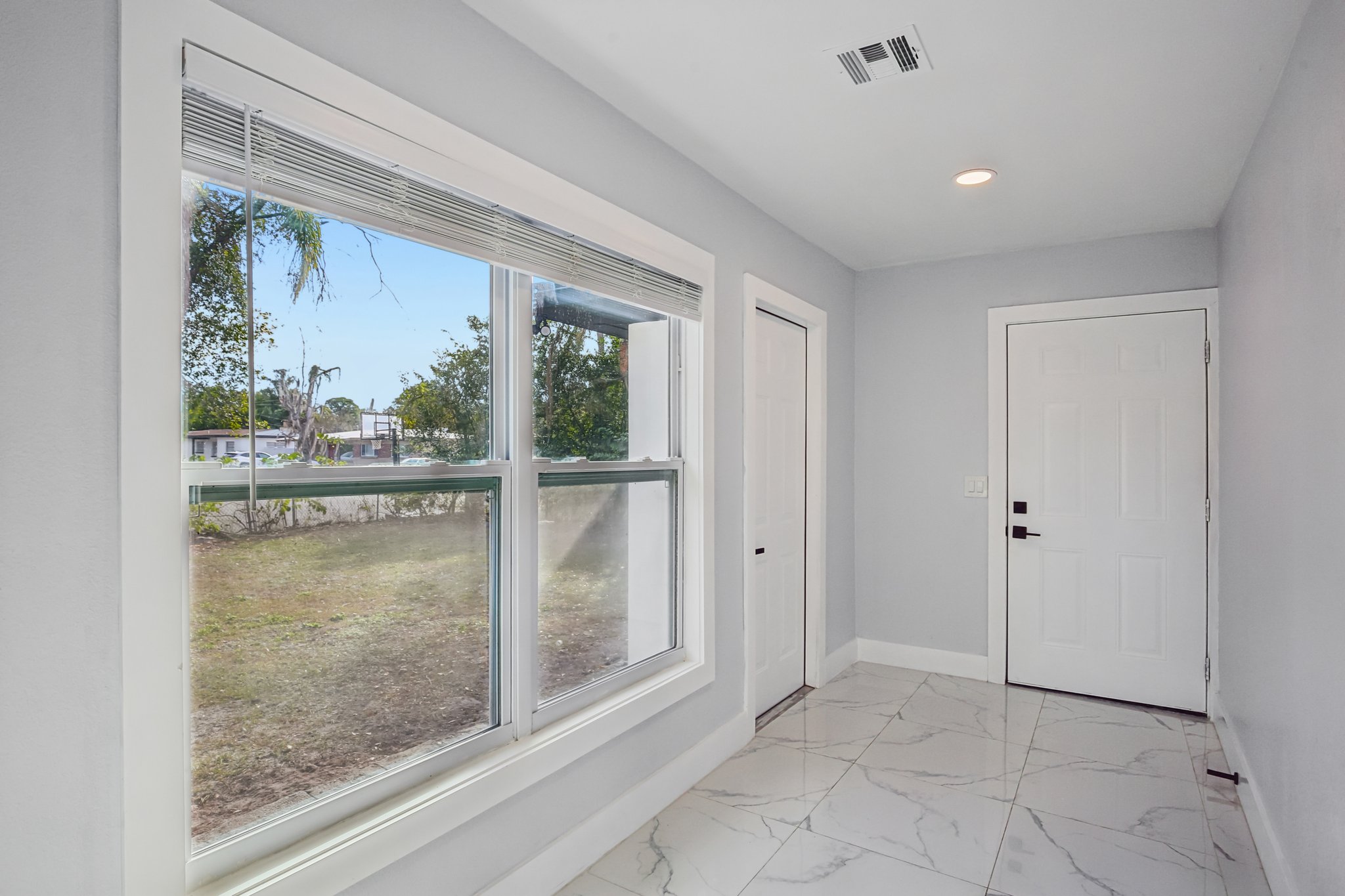 N Boulevard St-S0401-024.jpg