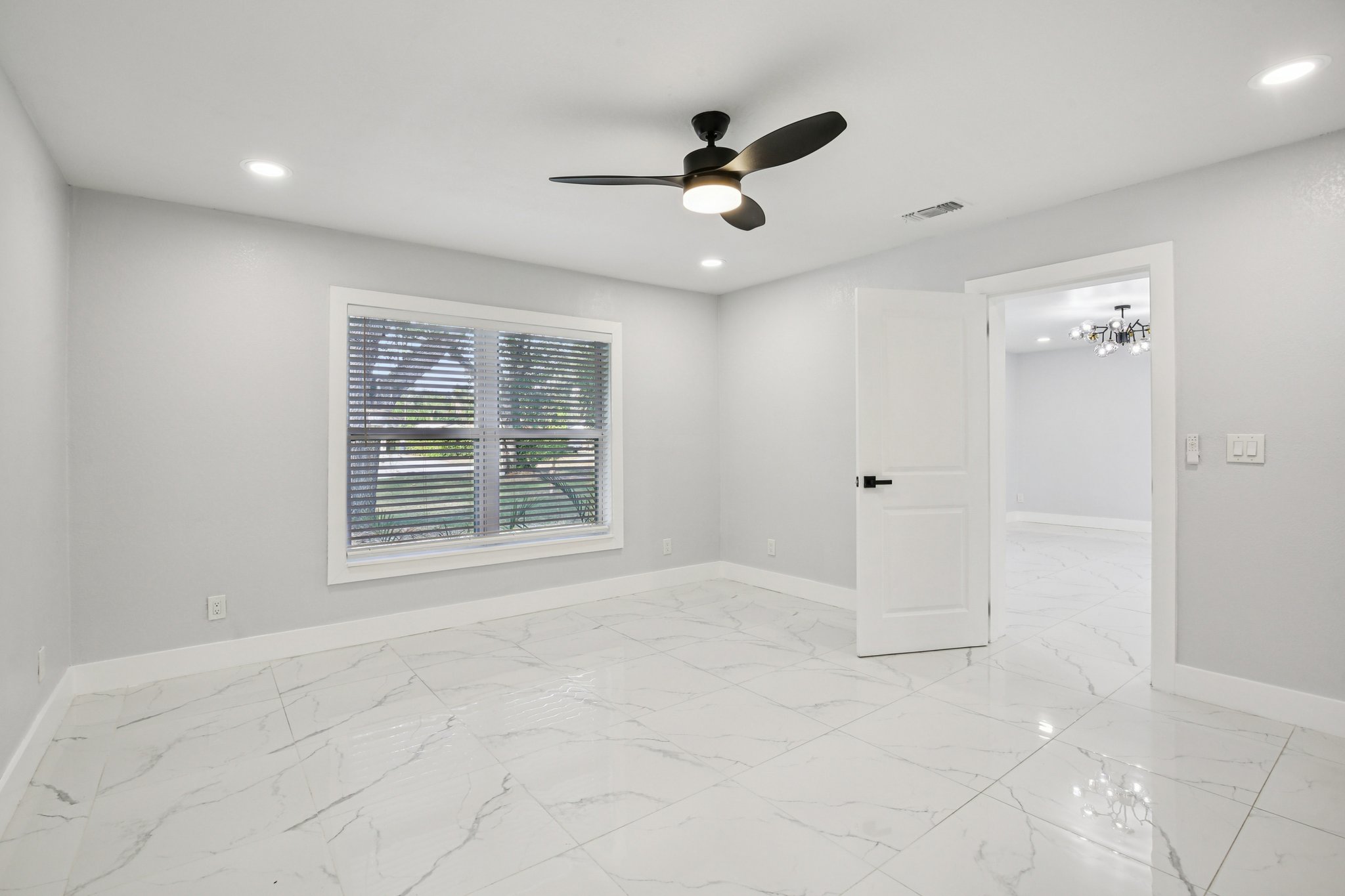 N Boulevard St-S0401-028.jpg