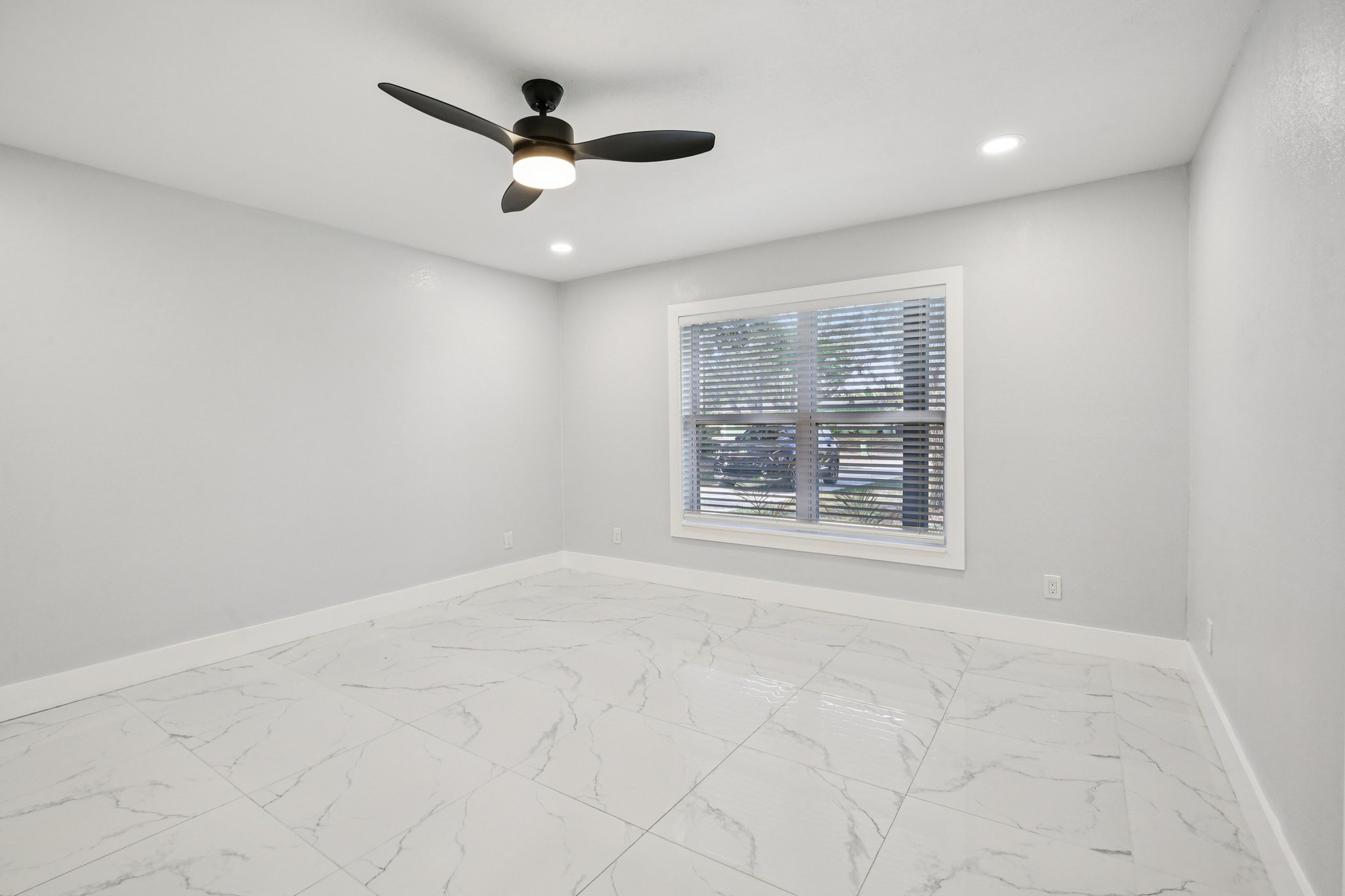 N Boulevard St-S0401-029.jpg