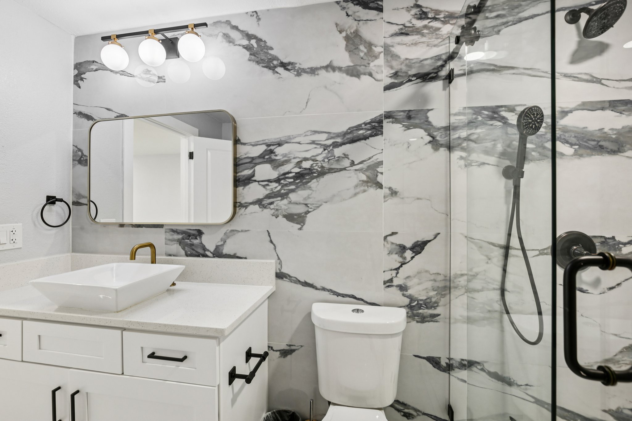 N Boulevard St-S0401-032.jpg