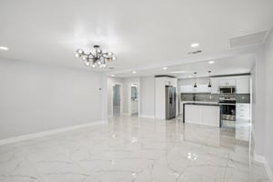 N Boulevard St-S0401-006.jpg